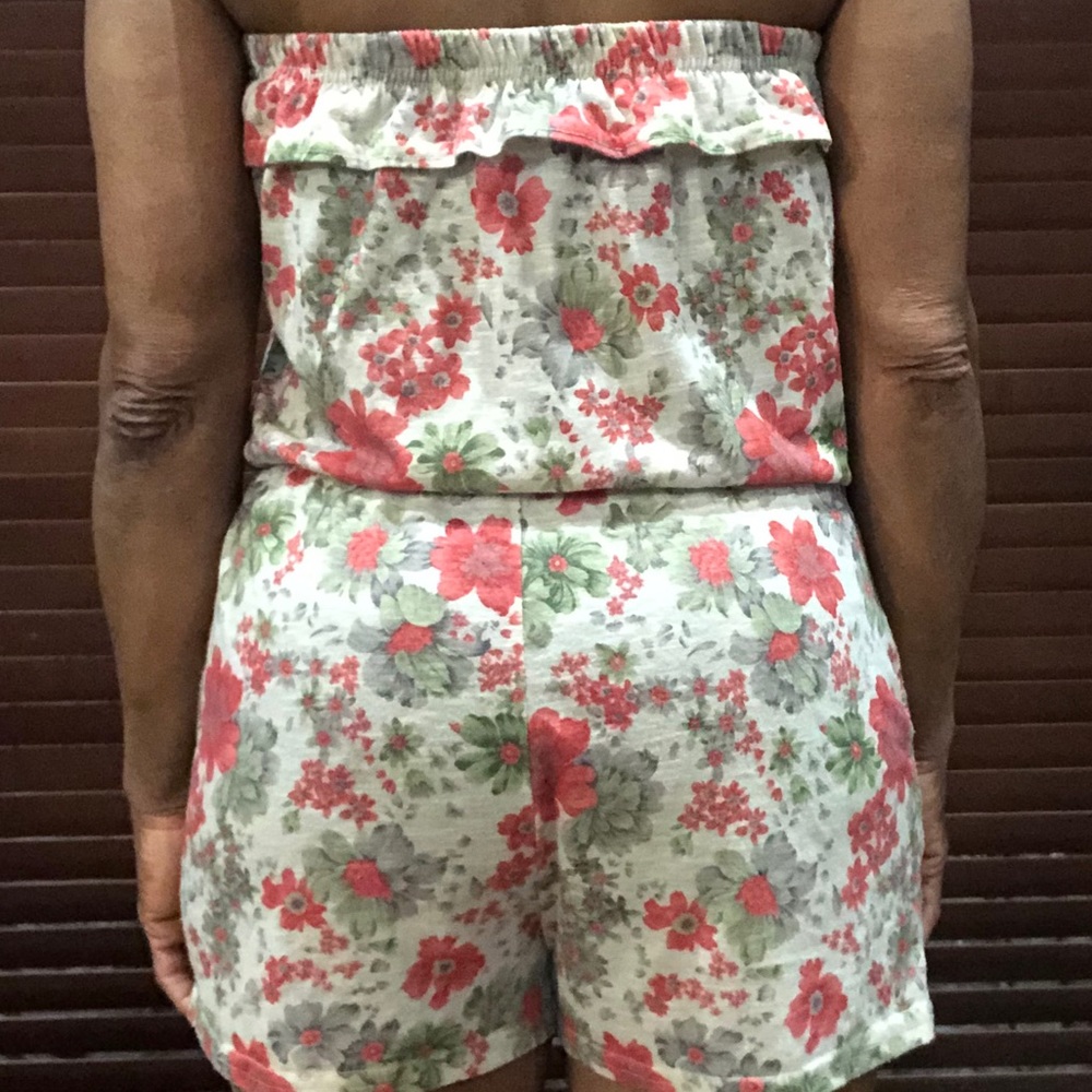 Short romper - Picture 2 of 3